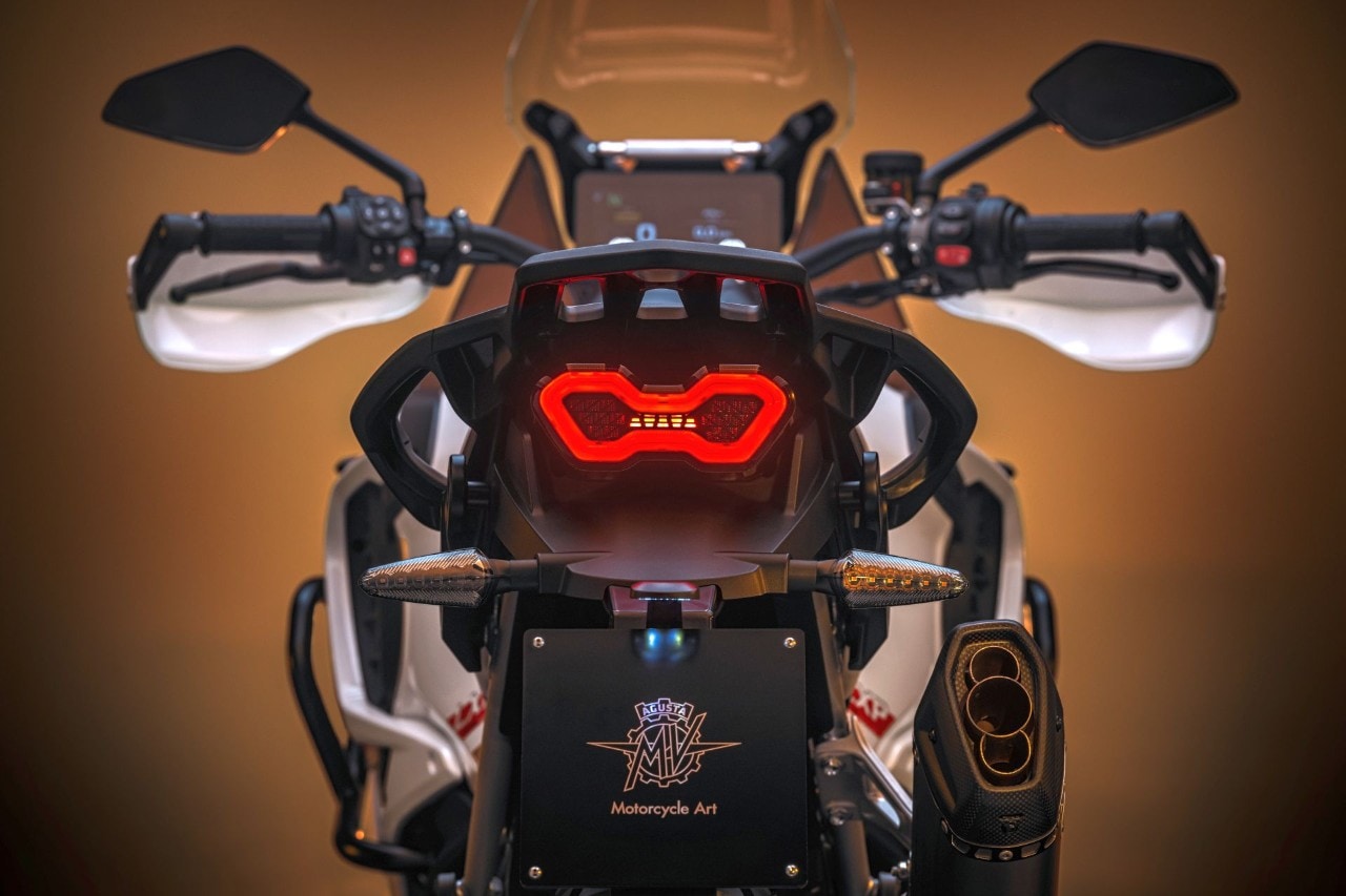 Test ANTEPRIMA - MV Agusta LXP Orioli: lucida follia +VIDEO+